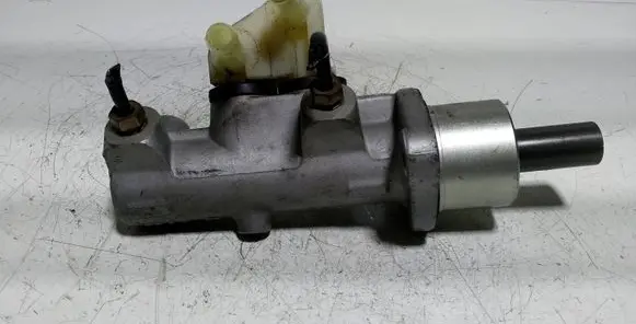 Master brake cylinder
