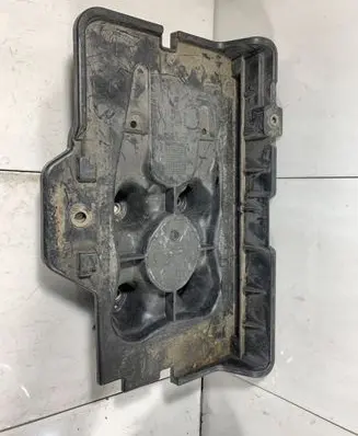 Volkswagen Golf IV Battery tray 1J0915333
