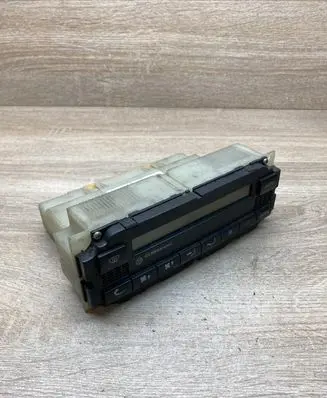 Volkswagen PASSAT B5 Climate control unit 1J1907044