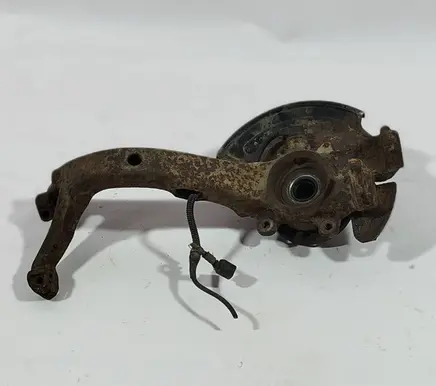 Front wheel hub spindle knuckle