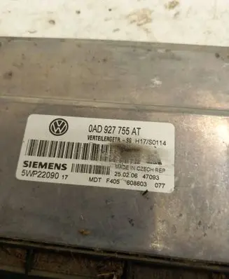 Volkswagen Touareg I Gearbox control unit/module 0AD927755AT