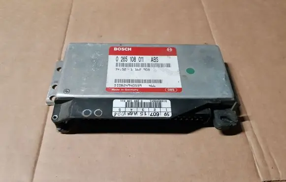 BMW 7 E38 ABS control unit/module 0265108011