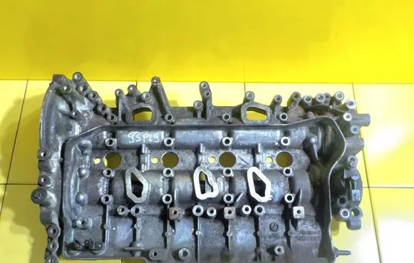 Renault Master III Rocker cam cover 130C07155R M9T704