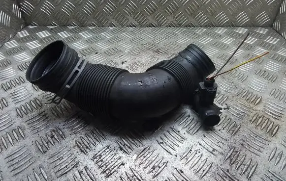 Audi A3 S3 8P Air intake duct part 3C0129654N
