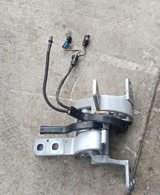 BMW 5 E60 E61 Tailgate/trunk/boot hinge 7061383