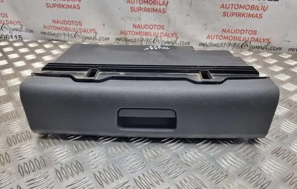 Volkswagen Touran I Front trunk storage compartment 1T0881580C