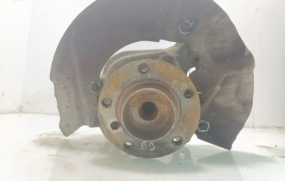 BMW 5 E60 E61 Front wheel hub 6760954