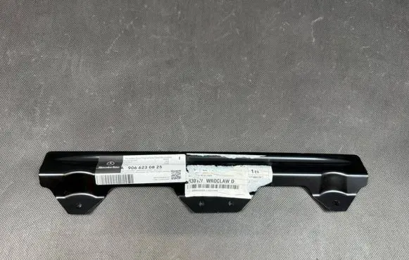 Mercedes-Benz Sprinter W906 Fender mounting bracket A9066230825