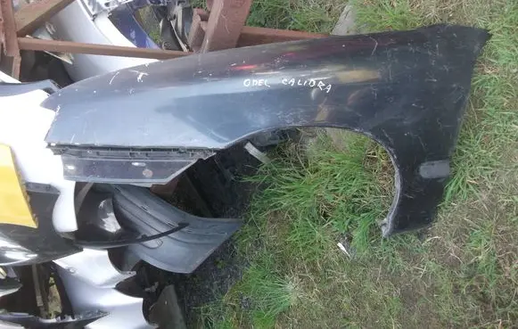 Opel Calibra Fender