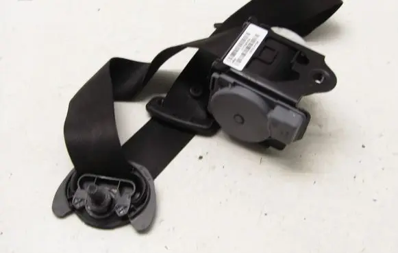 BMW X3 F25 Front seatbelt 7258431
