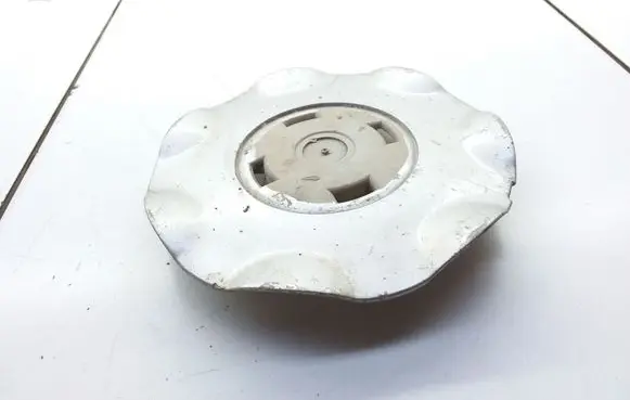 Volkswagen PASSAT B3 R12 wheel hub/cap/trim 1H0601149S