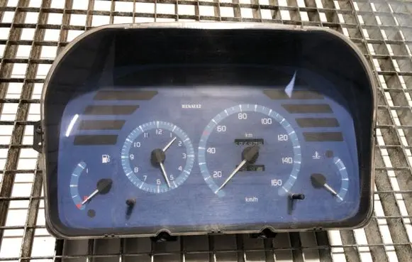 Speedometer (instrument cluster)