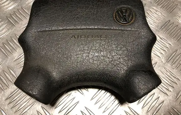 Volkswagen Polo III 6N 6N2 6NF Steering wheel airbag 3A0880201B 10109382249852