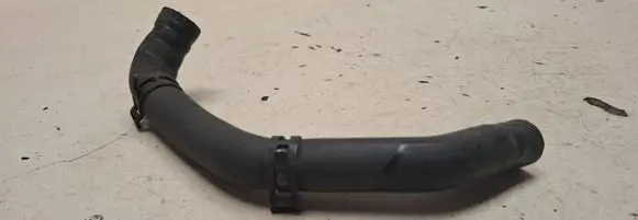 Engine coolant pipe/hose