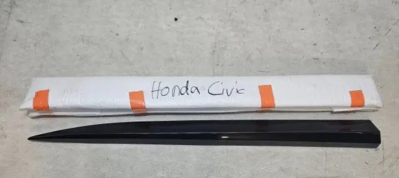 Honda Civic X Front door trim (molding) 75332-TV0-E00ZA