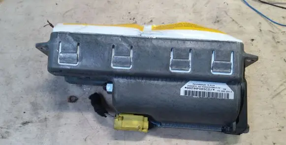 Volkswagen Touran I Passenger airbag 1T0880204A