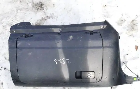 Glove box