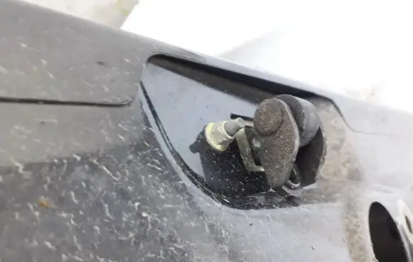 Ford Mondeo Mk III Rear door check strap stopper