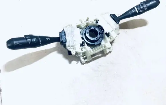 Mitsubishi Colt Wiper turn signal indicator stalk/switch mr986424 7721482900