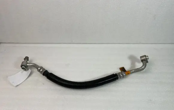 Jeep Grand Cherokee Air conditioning (A/C) pipe/hose 68230489AA