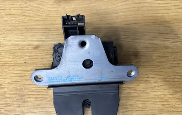Ford Mondeo MK IV Tailgate/trunk/boot lock/catch/latch 8M51R442A66AC 01041155002