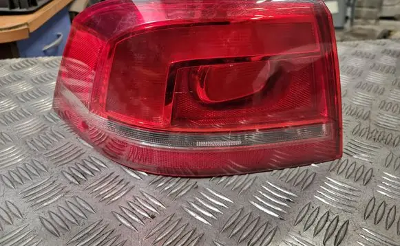 Volkswagen PASSAT B7 Rear/tail lights 3AE945095C