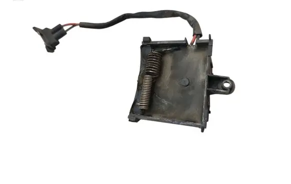 Opel Astra F Fan control module 1379151