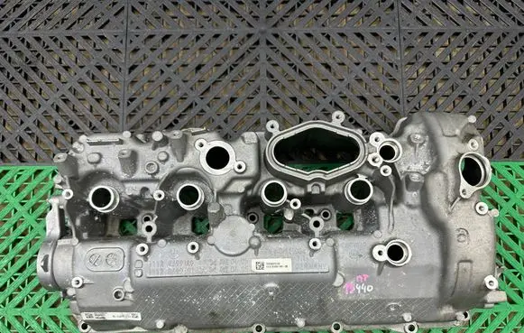 BMW 5 G30 G31 G38 Rocker cam cover 8699189 8699191