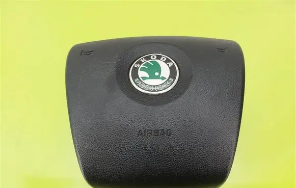 Skoda Fabia Mk2 (5J) Steering wheel airbag 5J0880201B