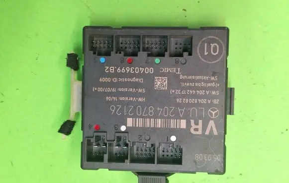 Mercedes-Benz C W204 Door control unit/module A2048702126 A2048208226 A2044421732