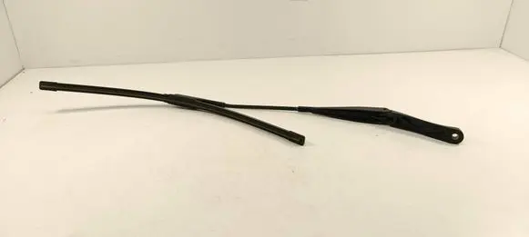 Front wiper blade arm