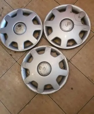 Volkswagen Polo R14 wheel hub/cap/trim 6N0601147C