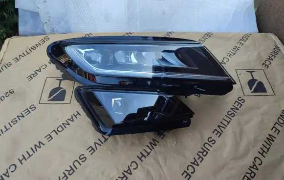 Skoda Kodiaq Headlight/headlamp 566941016E E1ZX2214