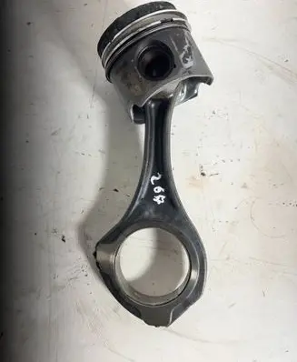 Mercedes-Benz Sprinter W906 Piston with connecting rod 8370