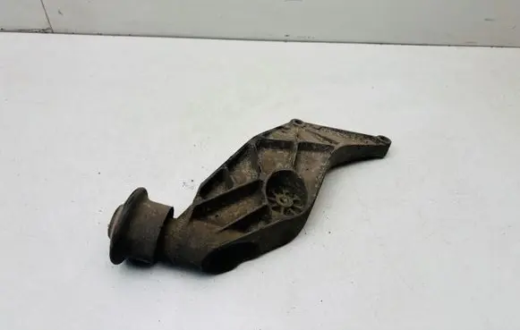 Audi A4 S4 B5 8D Engine mounting bracket 8D0199343D