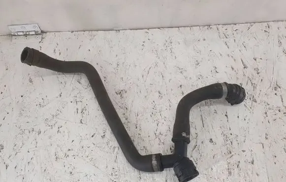 BMW X1 E84 Engine coolant pipe/hose 7525599