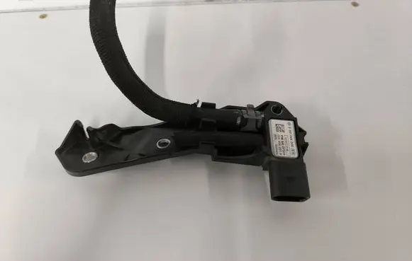 Audi A6 S6 C7 4G Exhaust gas pressure sensor 059906051A 0281006006 141021T1014E