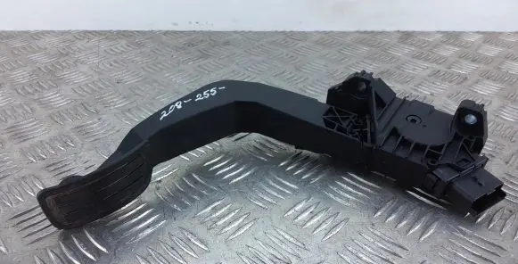 Peugeot 208 Accelerator throttle pedal 9837891980