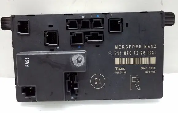 Mercedes-Benz E W211 Door control unit/module 2118707226
