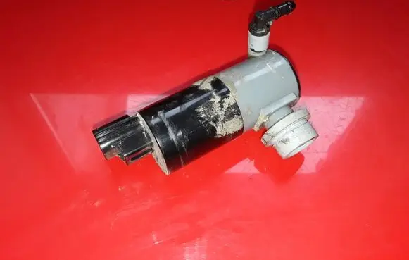 Volvo V40 Headlight washer pump 1019873 140911A