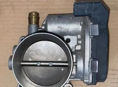 BMW X1 U11 Throttle body valve A2C53356724KG