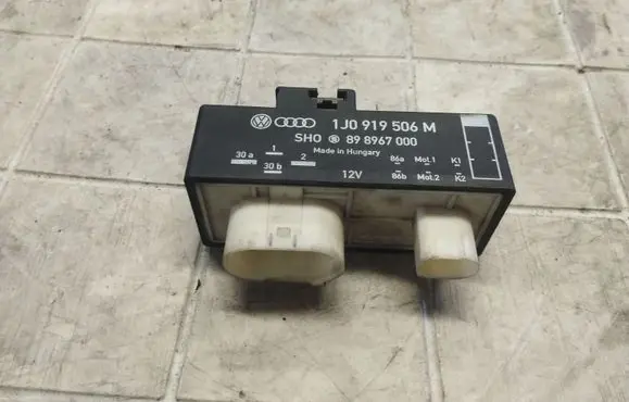 Coolant fan relay