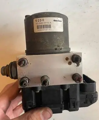 Volkswagen PASSAT B6 ABS Pump 3C0614109C