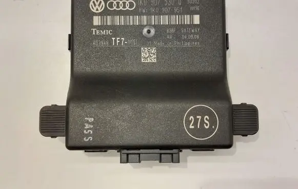 Audi A3 S3 8P Gateway control module 1K0907530Q