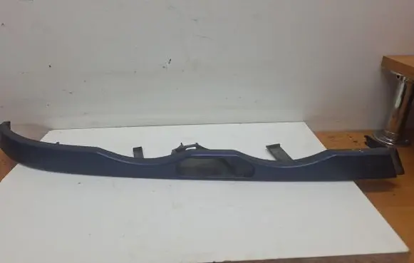 BMW 3 E46 Under headlight/headlamp trim 8227644