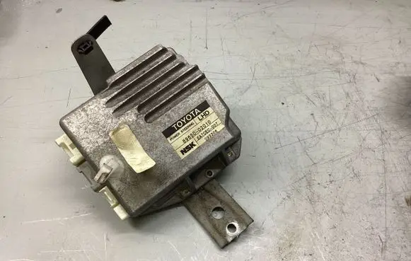 Toyota Corolla E120 E130 Power steering control unit/module 8965002010 093306 EATCEC007