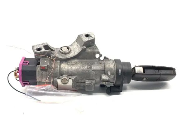 Audi A4 S4 B6 8E 8H Ignition lock 4B0905851F