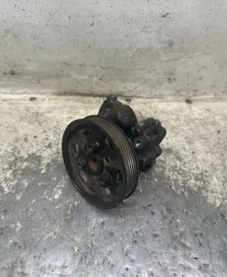 Audi A4 S4 B5 8D Power steering pump