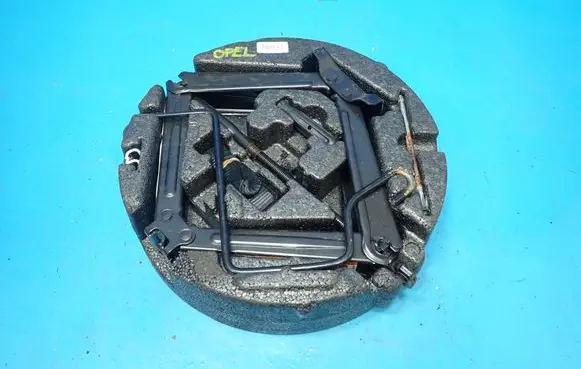 Opel Astra J Tool set 13323032 637274072