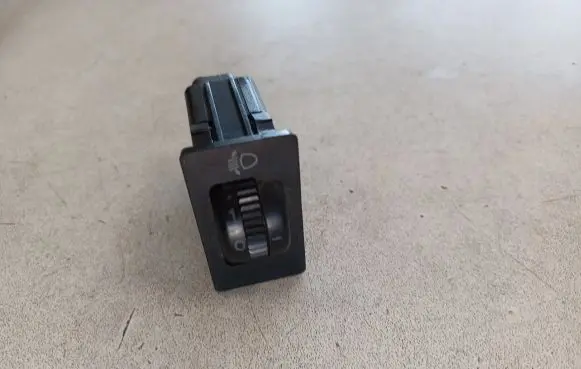 Toyota Avensis T250 Headlight level height control switch 8415205050